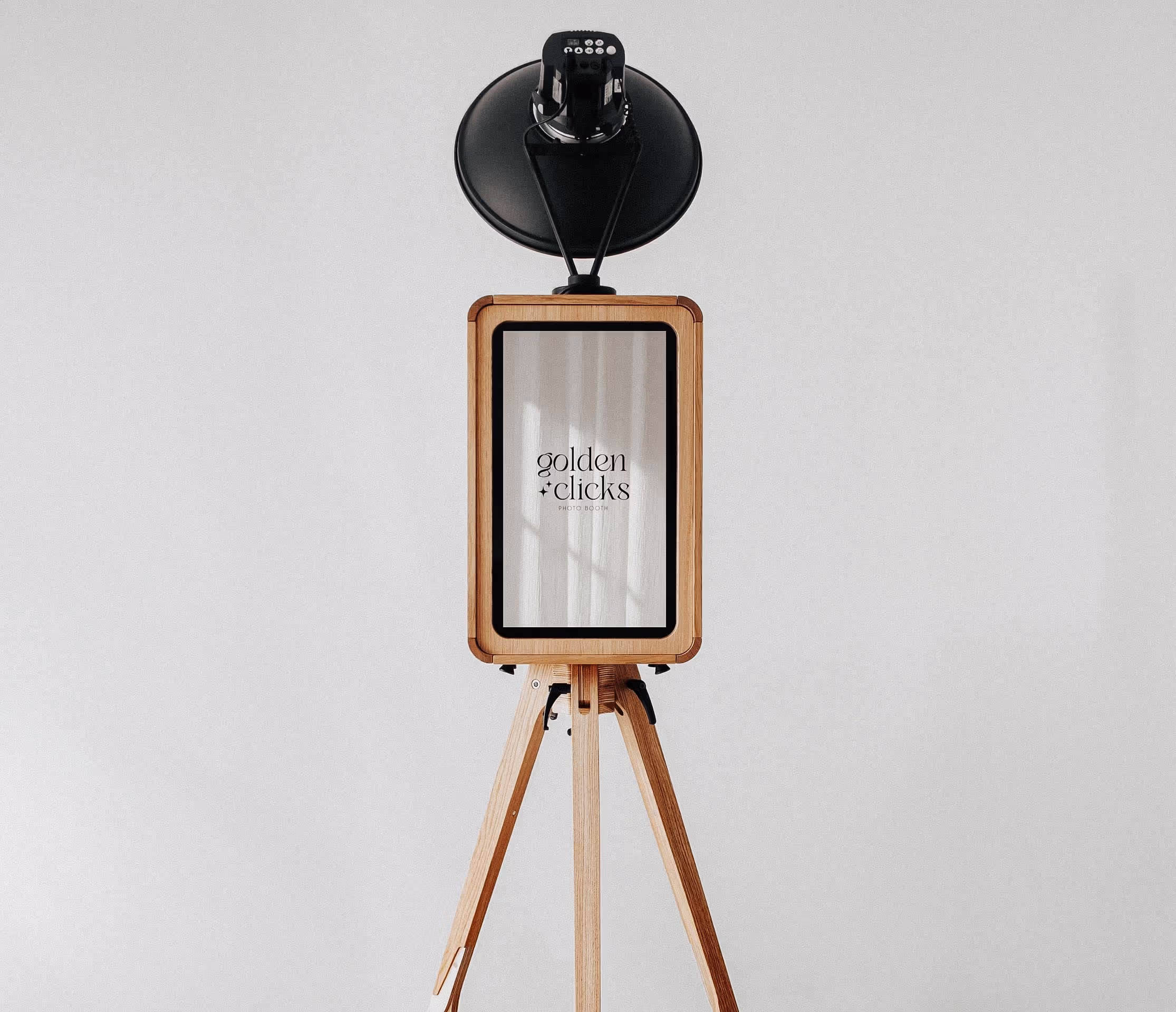 Customizable rear screen on Orlando photo booth